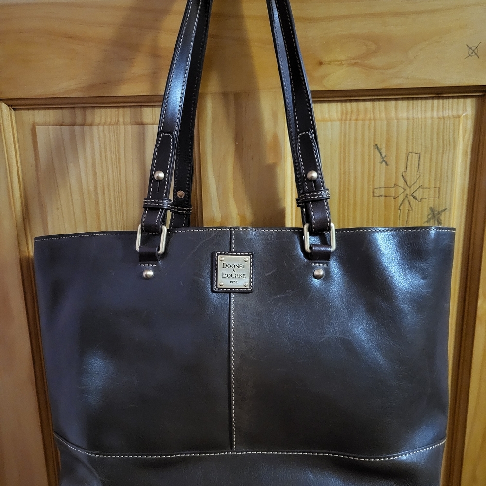 Dooney & Bourke shoulder bag